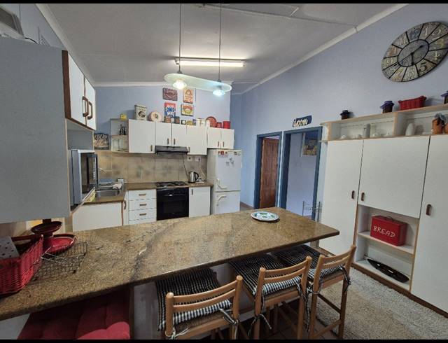 4 BEDROOM HOUSE FOR SALE IN UVONGO
